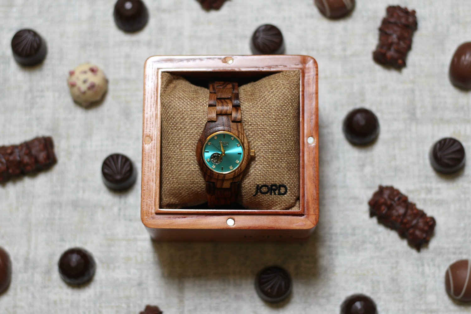 Perfect autumn style. Cora watch from JORD watches. Wooden watch.