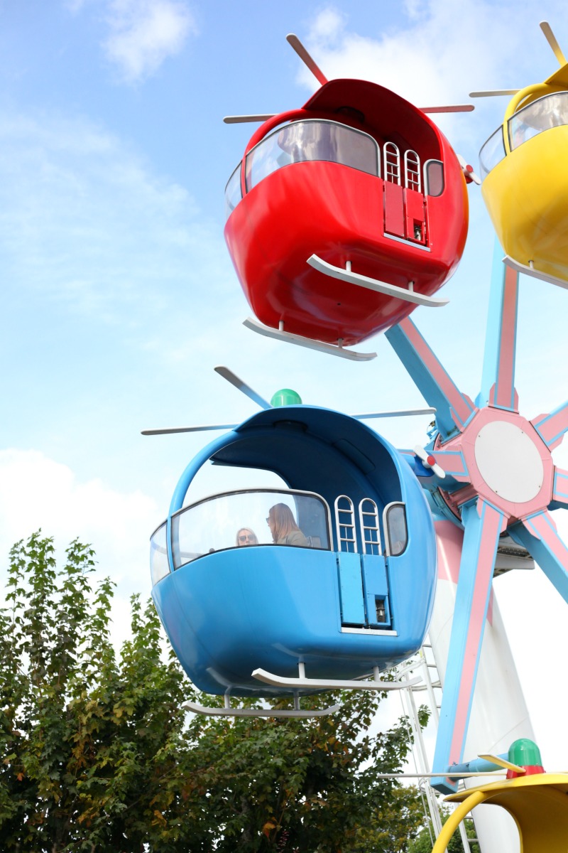 Miss Rabbit's Helicopter ride at Peppa Pig World